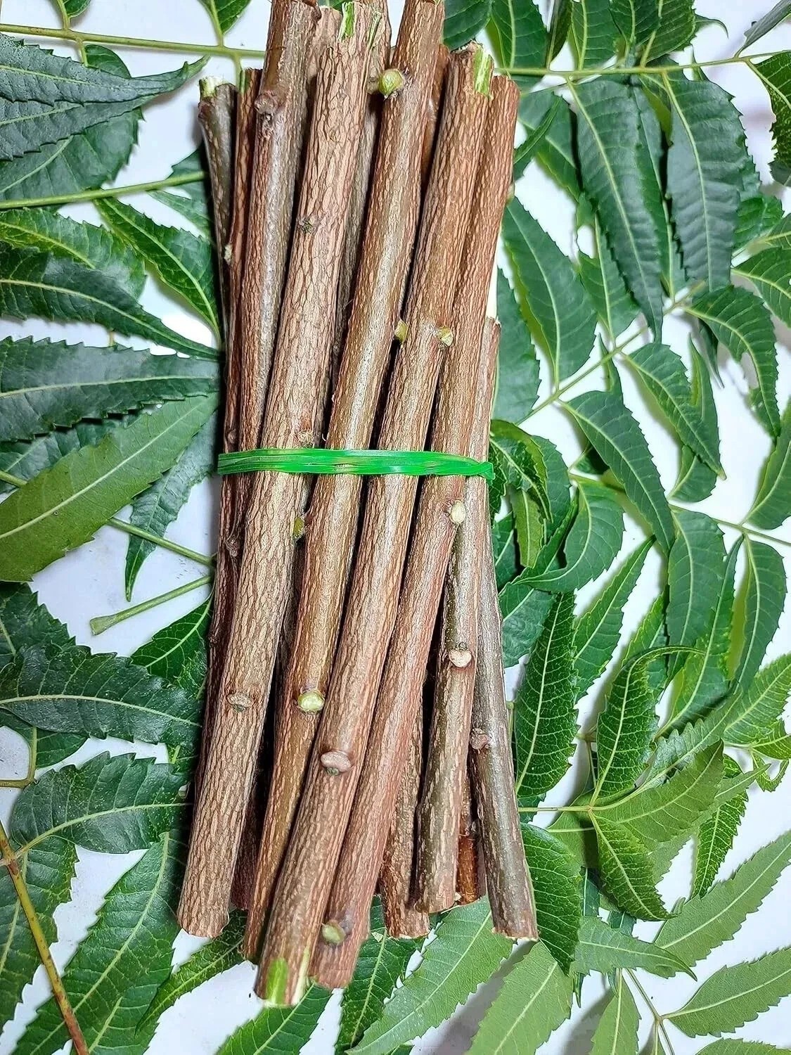 20 Piece. Ayurvedic Natural Organic Neem Datun Toothbrush Tree Twigs Chew Sticks